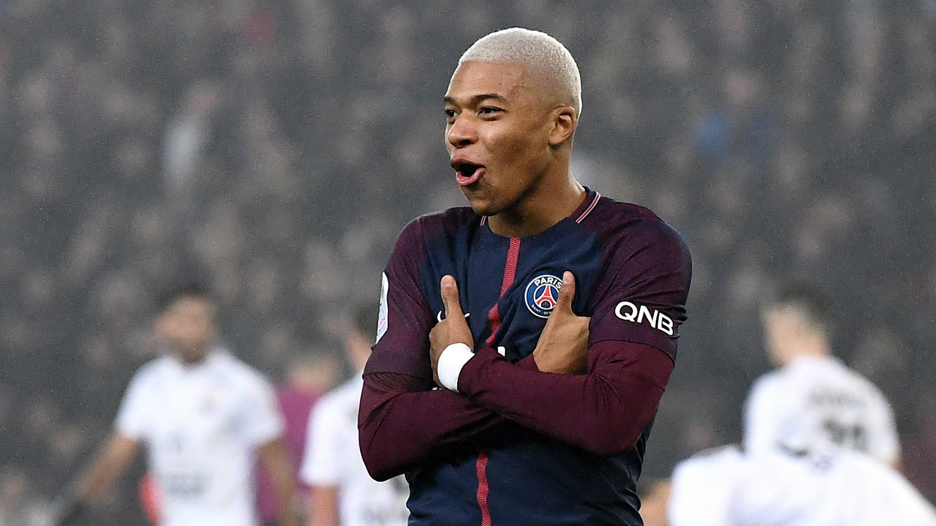 Kylian Mbappe Taken Off For PSG After Nasty Anthony Lopes Collision ...