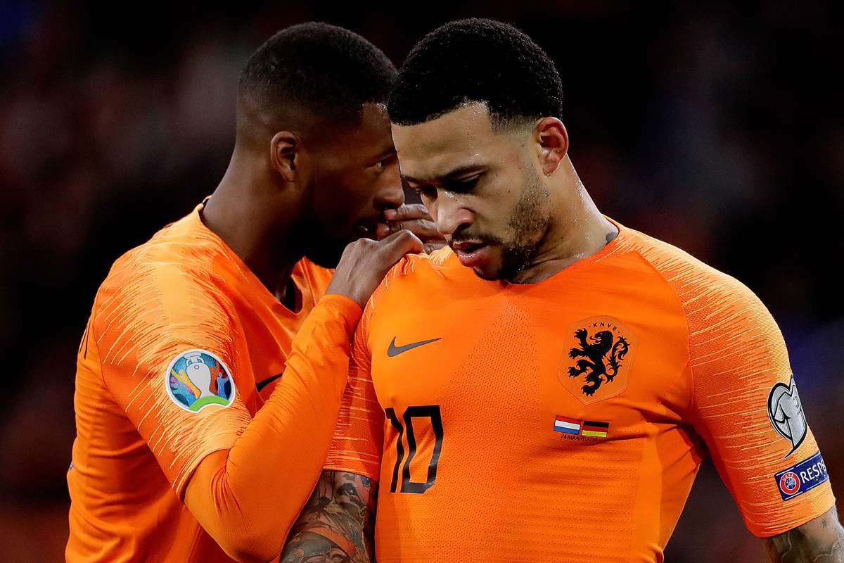 De Boer Backs Depay Wijnaldum To Shine At Barcelona But Warns Koeman Not To Sign Just Dutch Players Goal Com