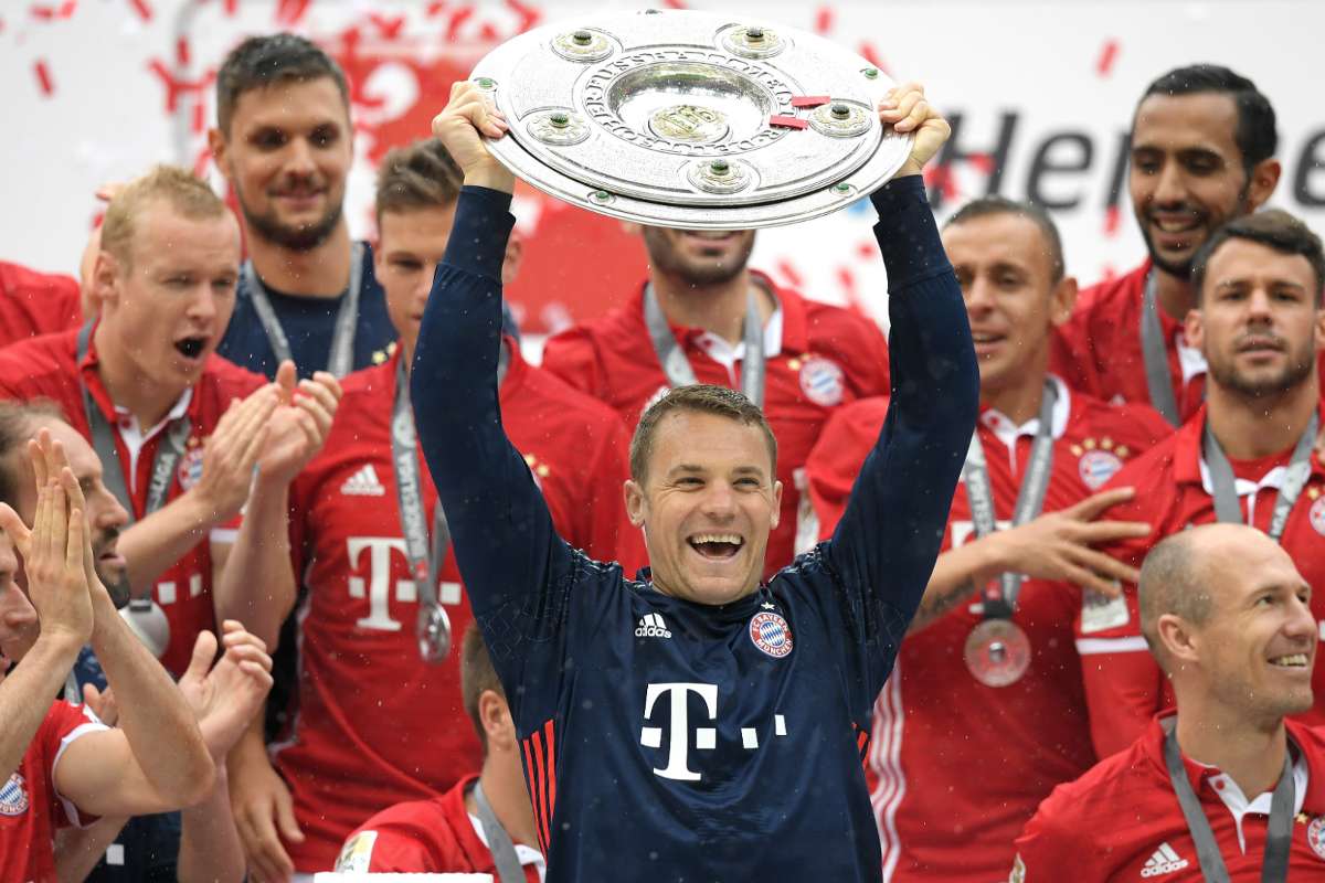 Bayern Munich Goalkeeper Neuer Signs New Contract Through To 2023 Goal Com