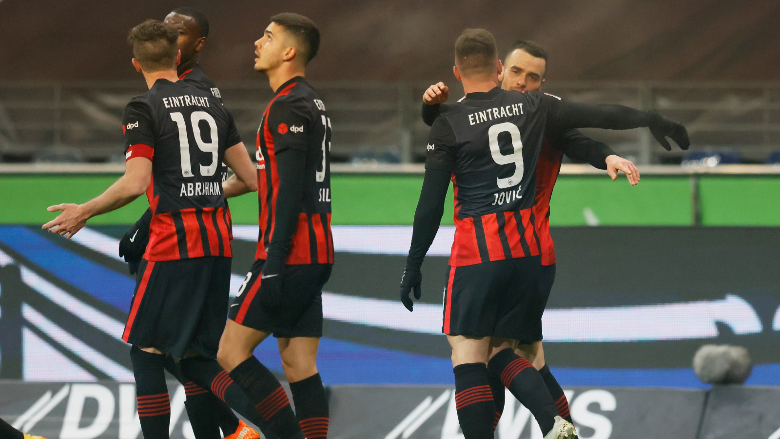 フランクフルト 復帰初戦のヨヴィッチがシャルケから圧巻2ゴールで勝利 Goal Com フランクフルト 復帰初戦のヨヴィッチがシャルケから圧巻2ゴールで勝利 Goal Com
