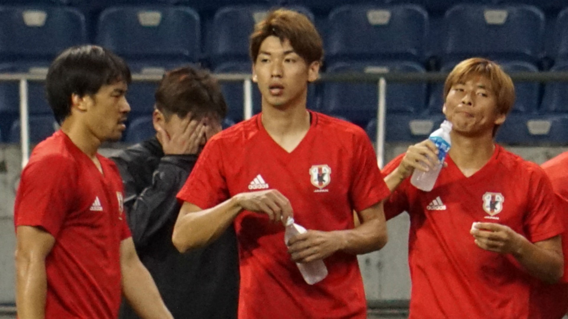 驚異的な回復を見せた大迫勇也 ロシア行きの切符は 自分の手でつかみ取る Goal Com 驚異的な回復を見せた大迫勇也 ロシア行きの切符は 自分の手でつかみ取る Goal Com