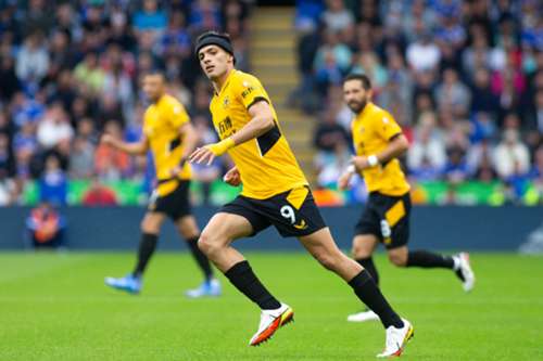Raúl Jiménez Leicester Wolves Premier League 21/22
