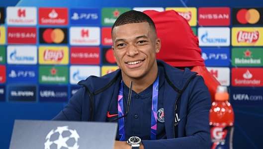 Cl Finale Psg Star Kylian Mbappe Lobt Bayerns Manuel Neuer Einer Der Besten Torhuter Der Fussballgeschichte Goal Com