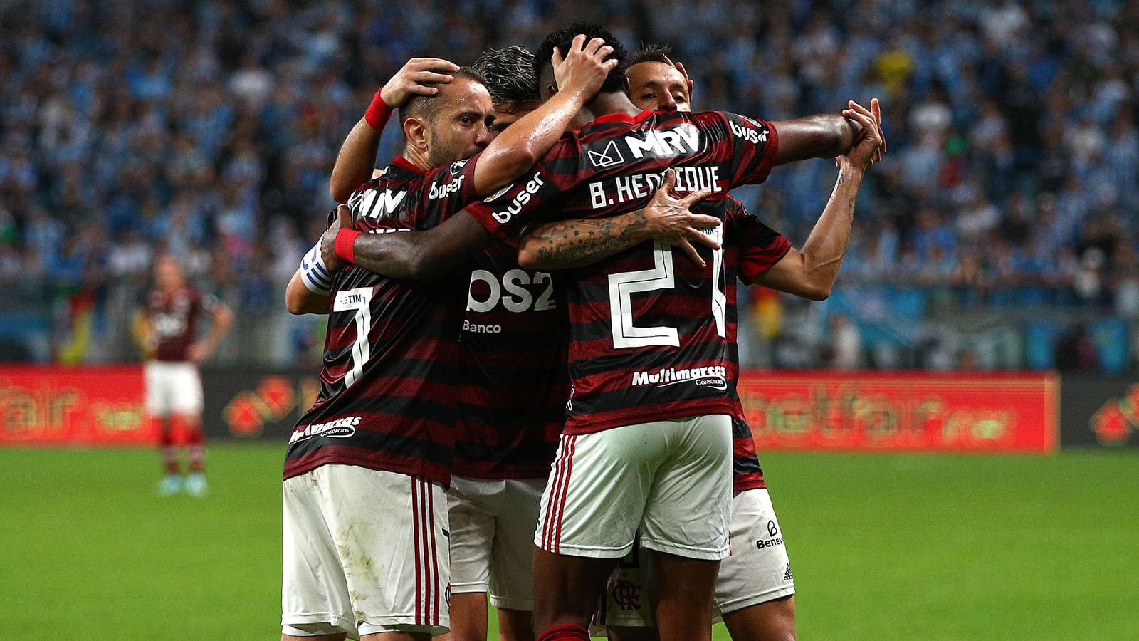 Rede Globo deve colocar o duelo entre Athletico-PR e Flamengo na internet