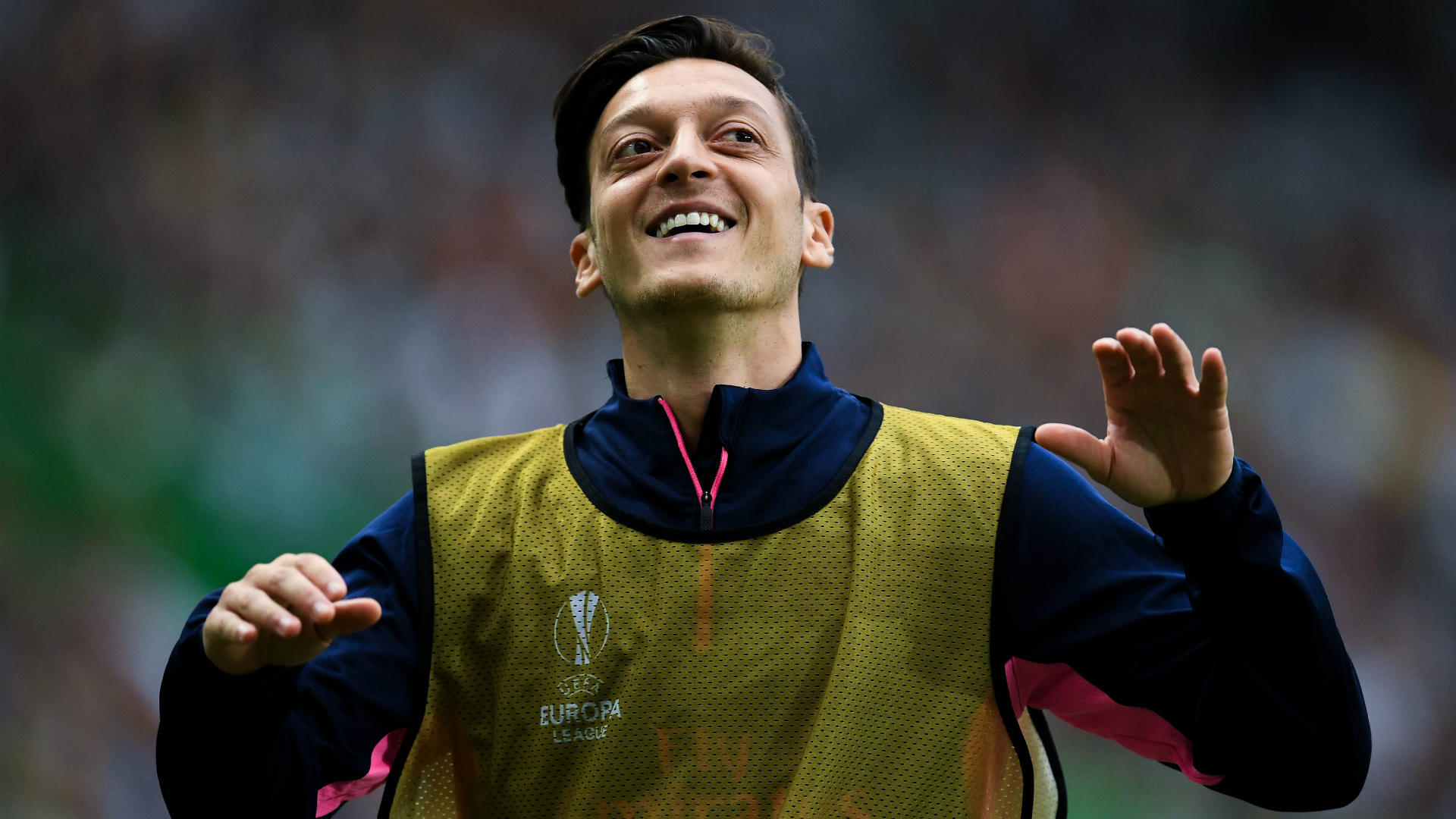 Arsenal news: Mesut Ozil insists No.10 is his best position after Unai Emery experiments with him on the right | Goal.com
