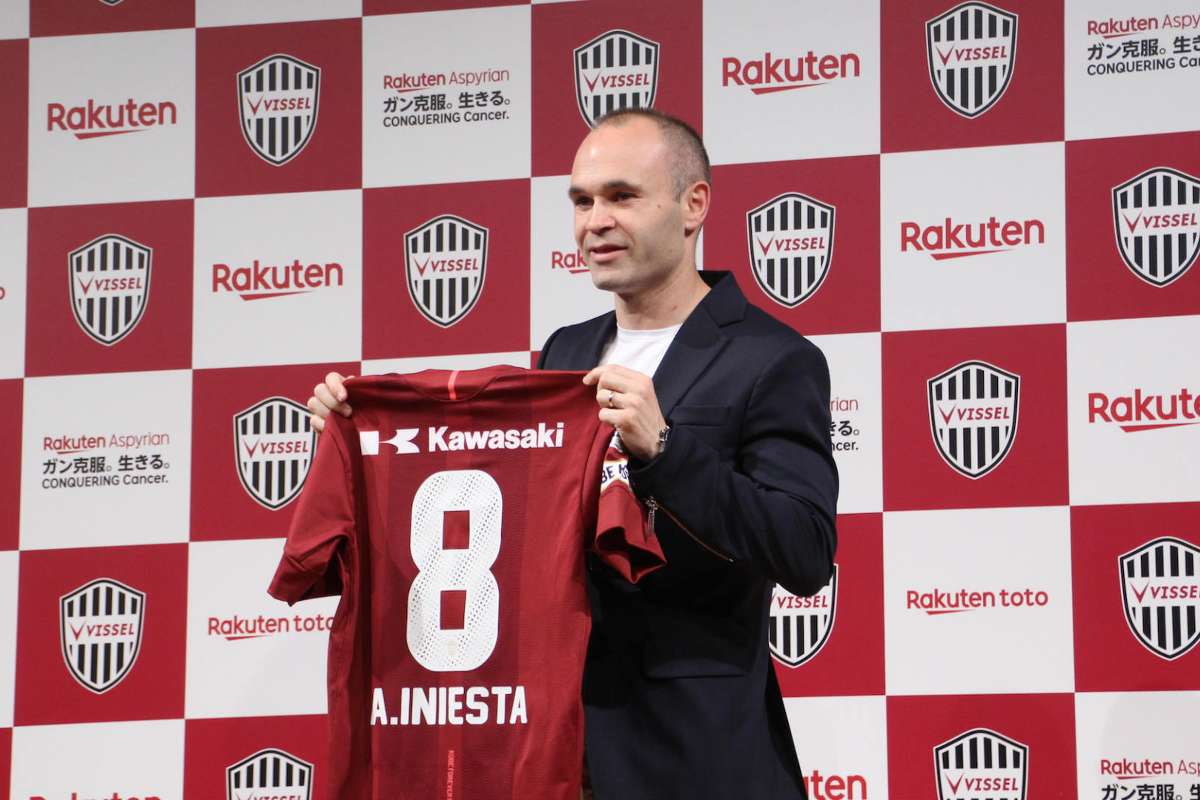 逆を行くイニエスタ 世界最高峰スターの日本行きはどのような意味を持つのか Goal Com 逆を行くイニエスタ 世界最高峰スターの日本行きはどのような意味を持つのか Goal Com