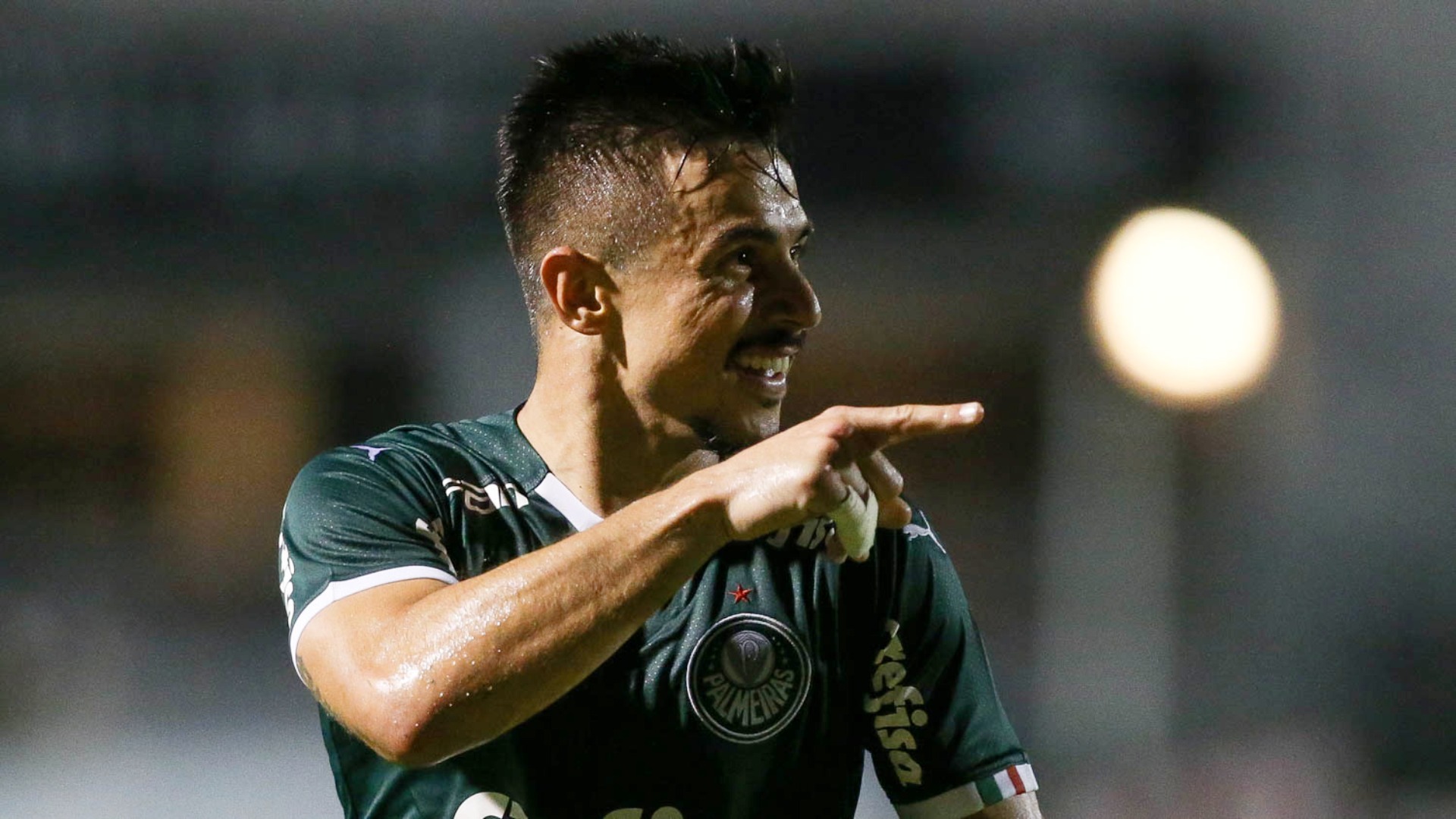 Willian vê evolução do Palmeiras e prega importância de regularidade no Brasileiro