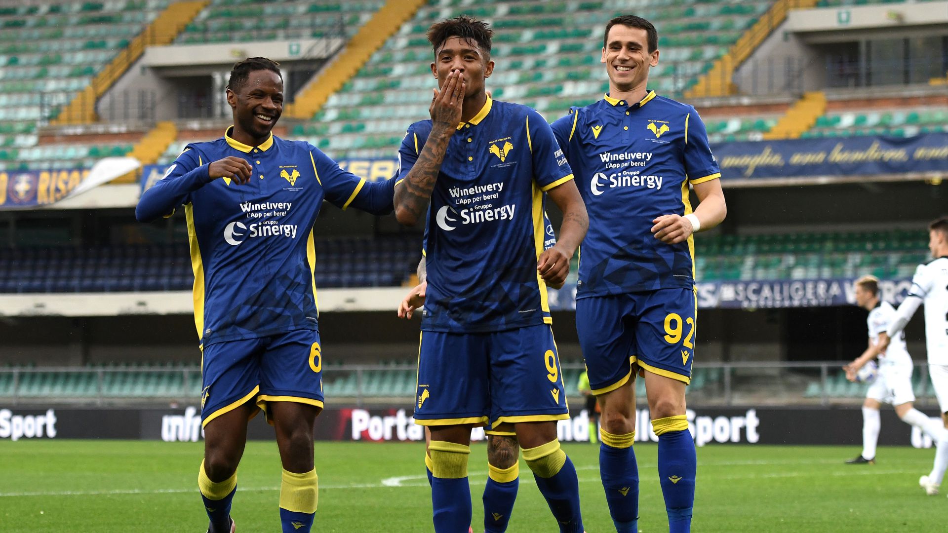 Crotone Verona Dove Vederla Sky O Dazn Canale Tv Diretta Streaming Formazioni Della Partita Goal Com