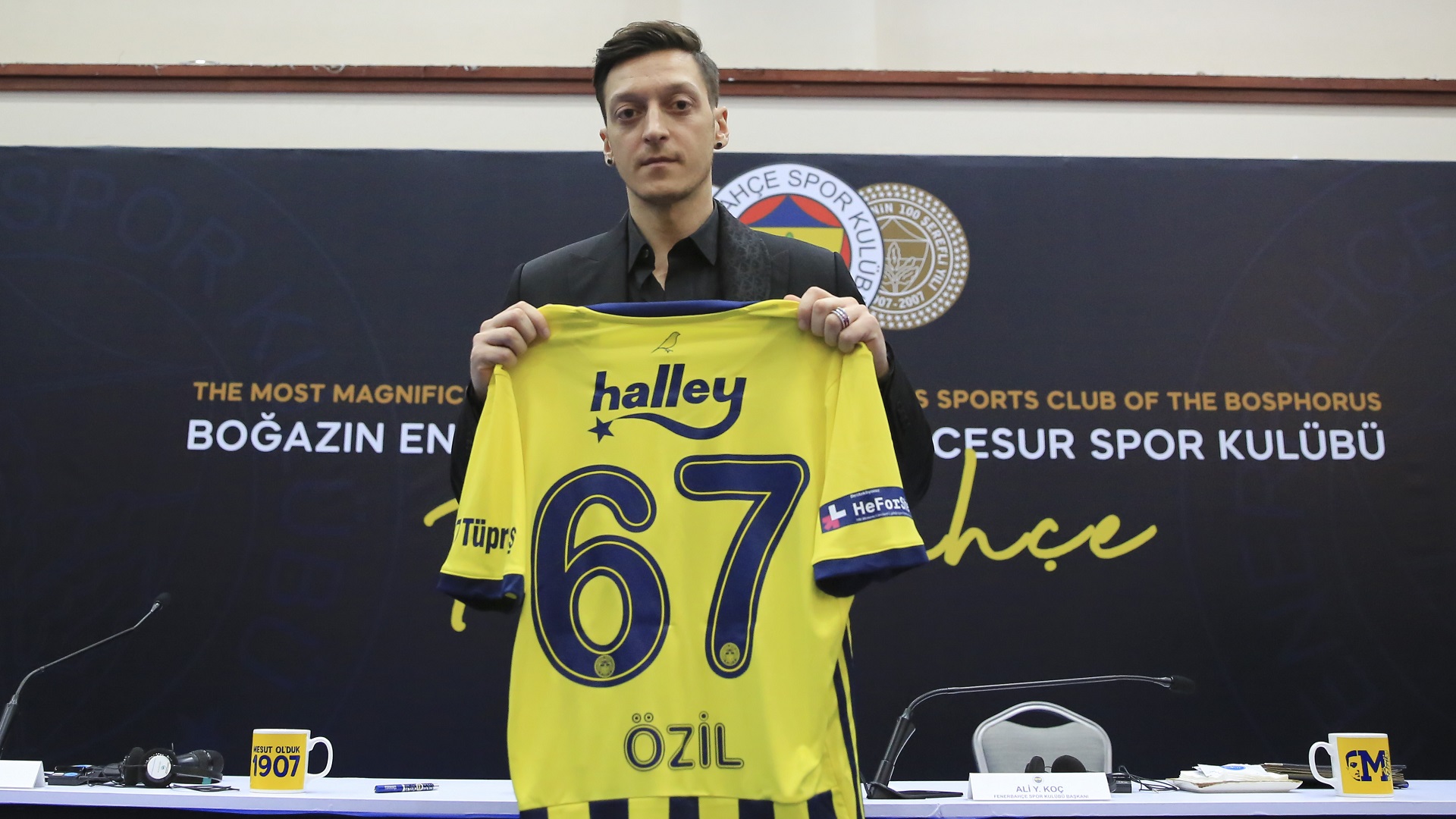 Fenerbahce Darum Tragt Mesut Ozil Die Ruckennummer 67 Goal Com