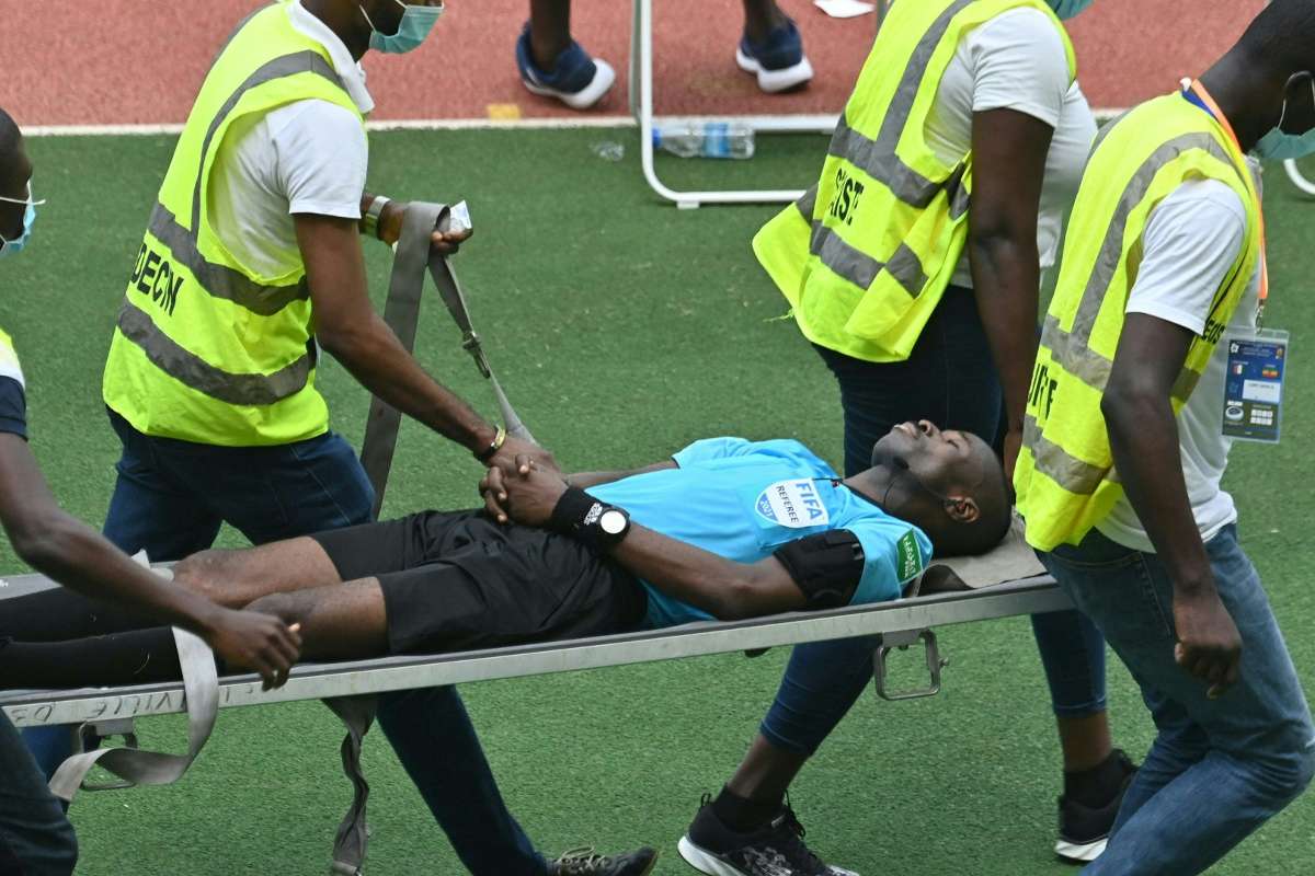 Charles Bulu: Referee in stable condition after collapsing during Cote d'Ivoire versus Ethiopia | Goal.com