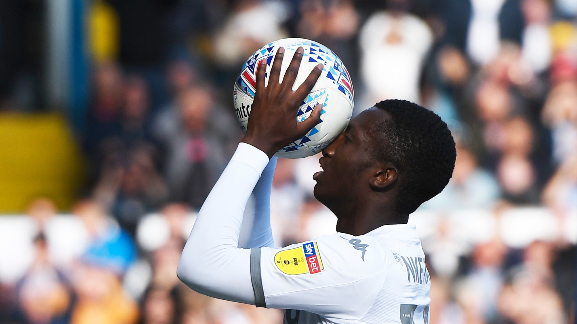 Pearce compares Nketiah's movement to Liverpool star Salah &hellip;