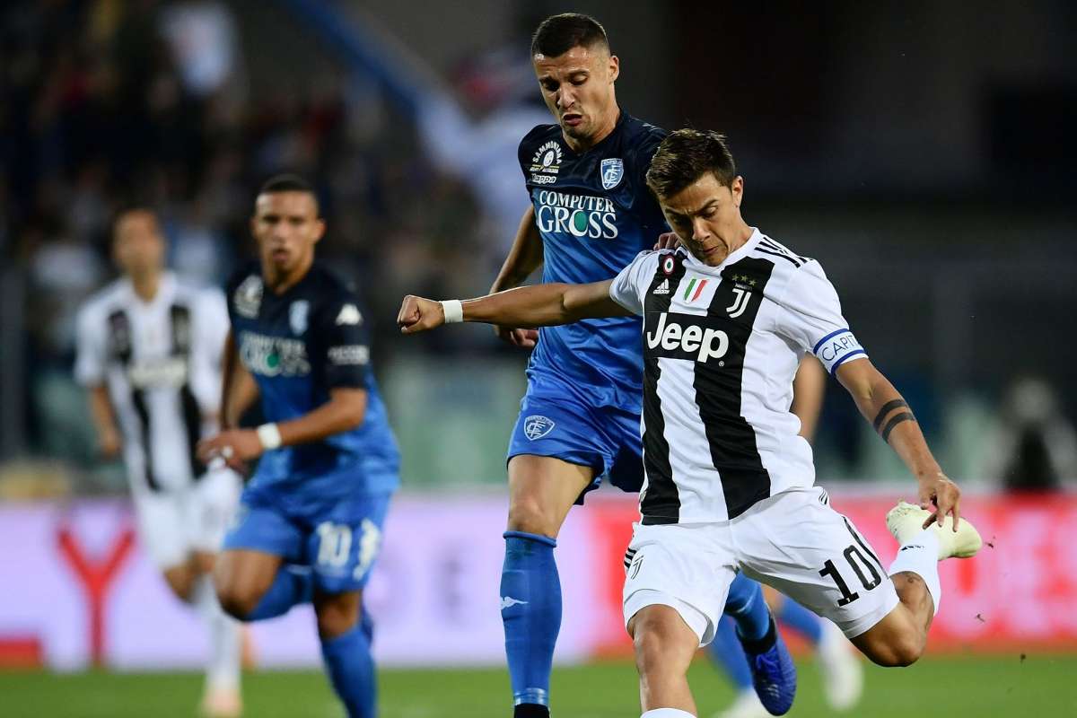 ユーヴェ初主将のディバラが失態 C ロナウドとの記念写真でチーム戦略をsns拡散 Goal Com