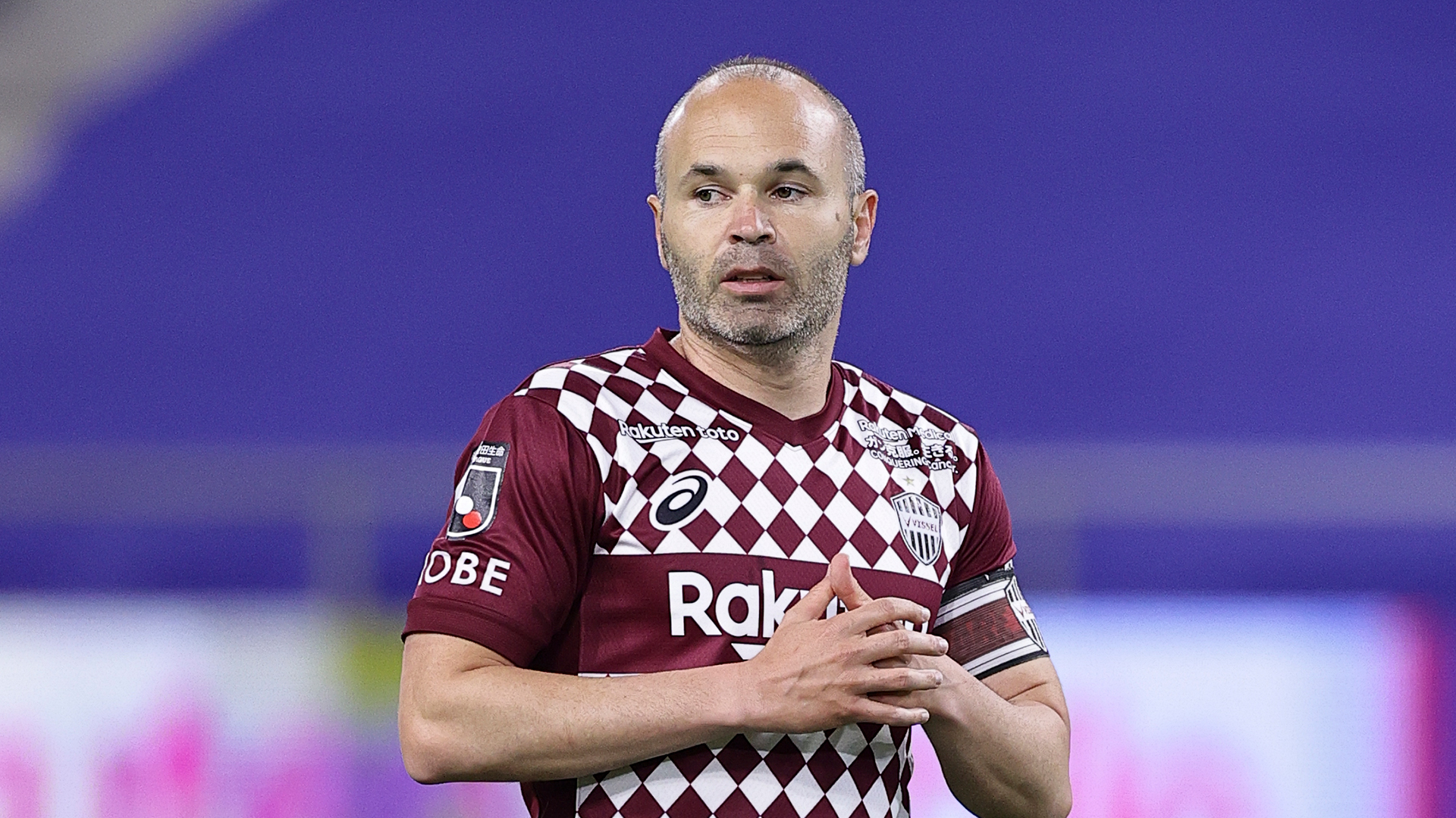 Ex Barcelona Star Iniesta Signs Two Year Contract Extension At Vissel Kobe Goal Com