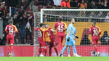 Spor Yazarlarindan Galatasaray Yorumlari Mackolik Com