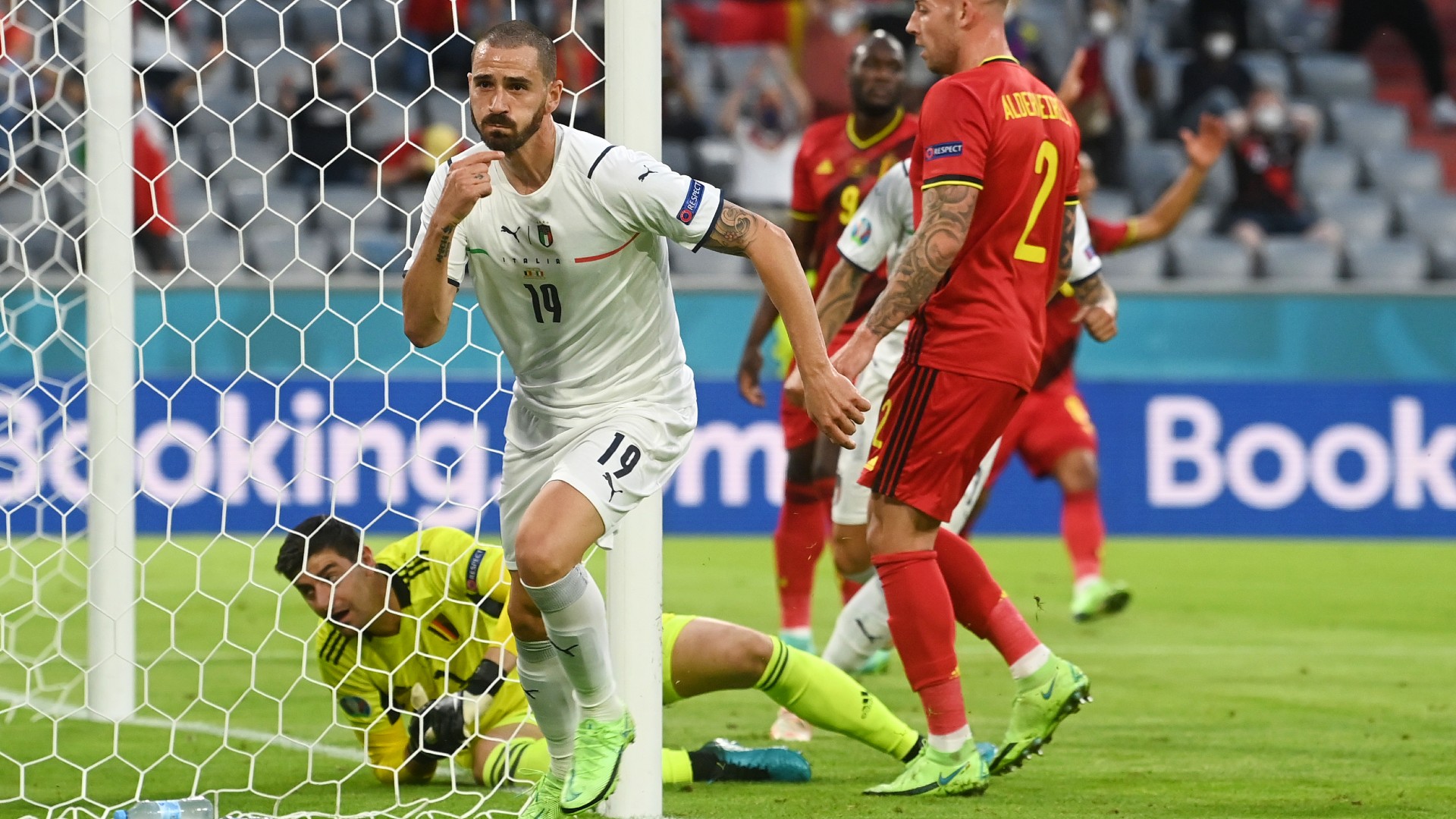 ベルギーを下しての準決勝進出に満足するボヌッチ イタリア人の心を示した Goal Com ベルギーを下しての準決勝進出に満足するボヌッチ イタリア人の心を示した Goal Com