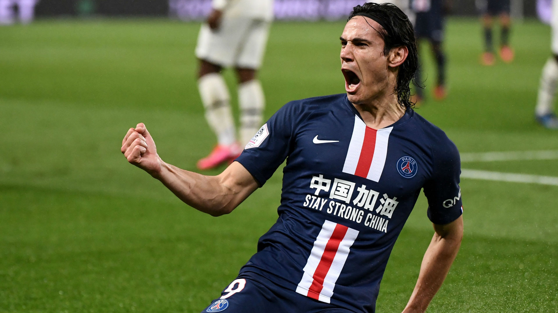 Cavani becomes first PSG player to score 200 goals for the club