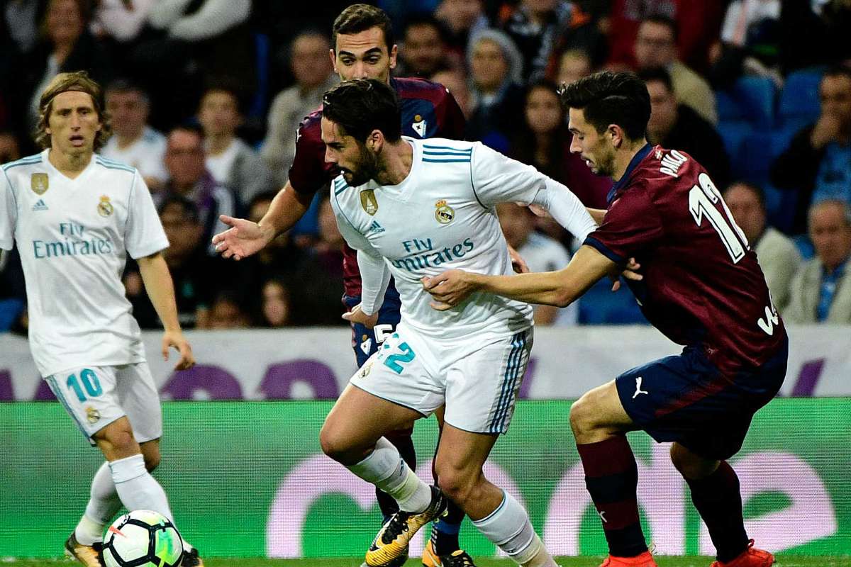 レアル マドリーで続く不毛な議論 C ロナウド ベイル ベンゼマとイスコのポジション争い Goal Com レアル マドリーで続く不毛な議論 C ロナウド ベイル ベンゼマとイスコのポジション争い Goal Com