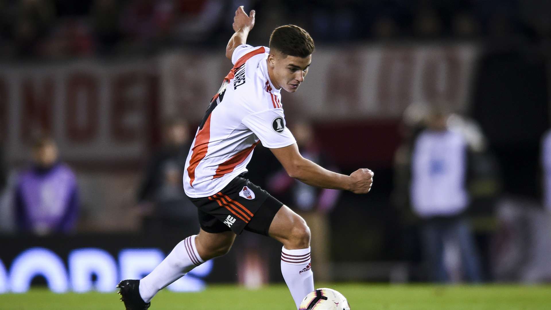 https://images.daznservices.com/di/library/GOAL/41/e6/julian-alvarez-river-plate-cruzeiro-libertadores-23072019_96bvpc8yijn81k1qito8s0l9m.jpg?t=557187540&w=1920&h=1080