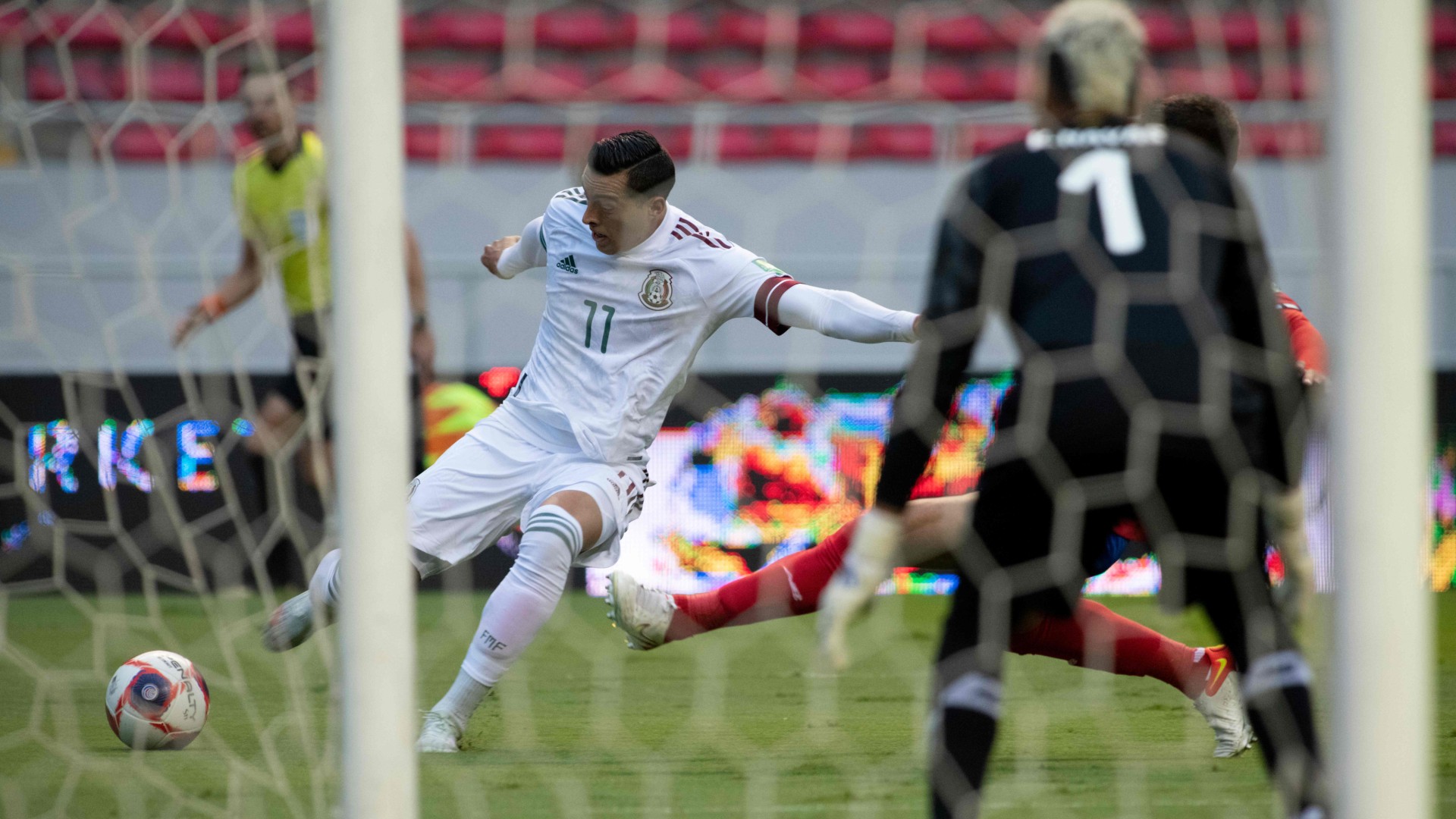 México vence apretadamente a Costa Rica y sigue de líder; Orbelín Pineda marcó el único gol del juego