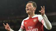 Mesut Ozil Arsenal Leicester Premier League 221018