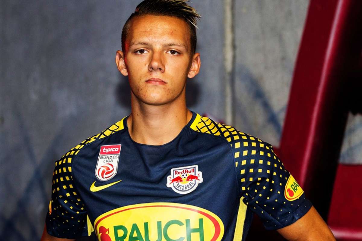 ザルツブルク 先発のうち1人だけ異なるユニフォーム着用が規則に 南野にも影響か Goal Com