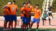 احتفال لاعبي الفيحاء بهدف روني فرنانديز في مرمى الاتحاد