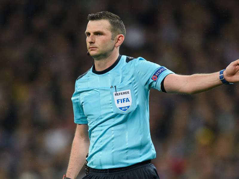 Nach Cl Arger Ehefrau Von Schiedsrichter Michael Oliver Bedroht Goal Com