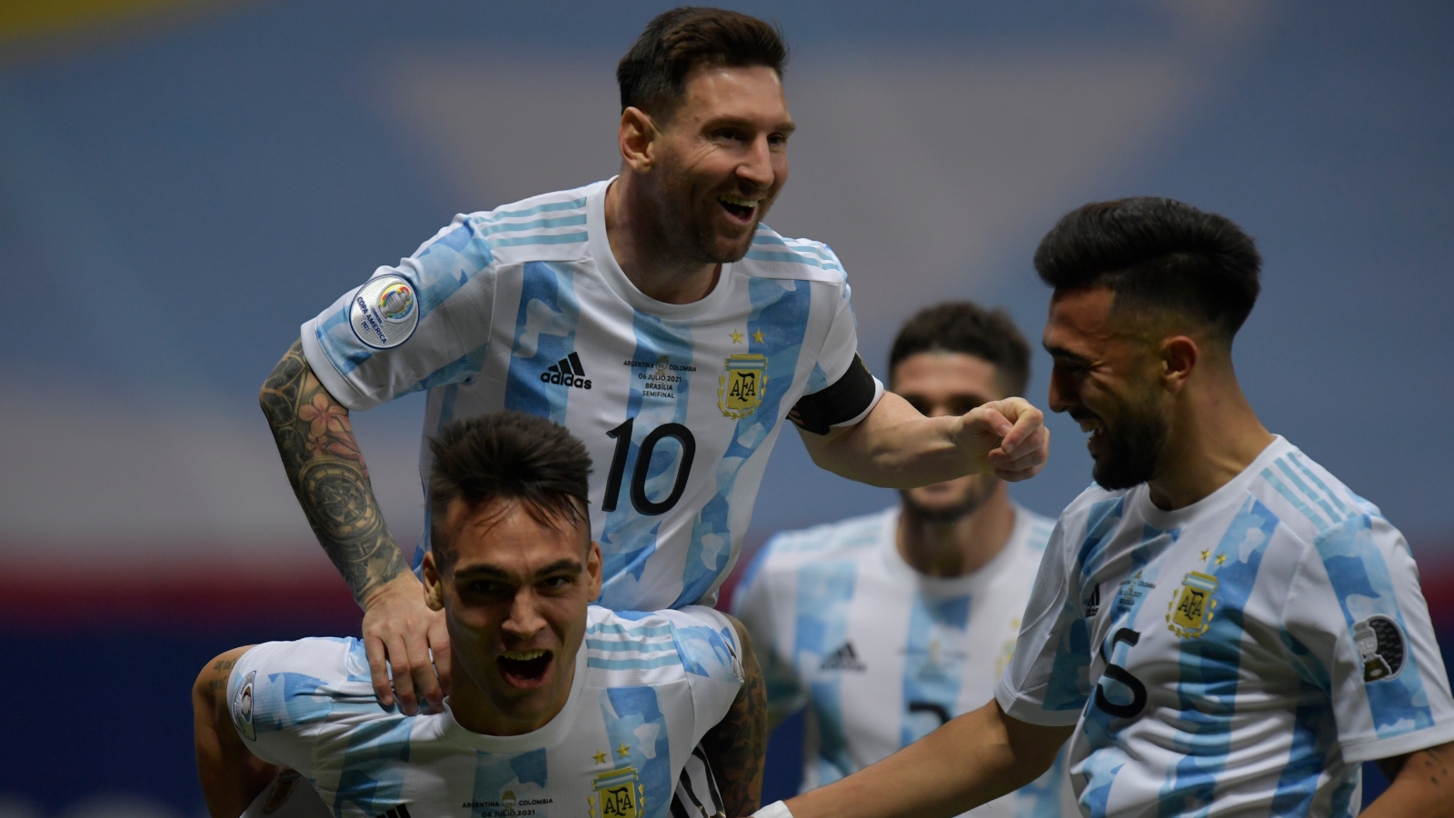 アルゼンチンがpk戦制しブラジルの待つコパ アメリカ決勝へ E マルティネスが3本ストップ Goal Com アルゼンチンがpk戦制しブラジルの待つコパ アメリカ決勝へ E マルティネスが3本ストップ Goal Com