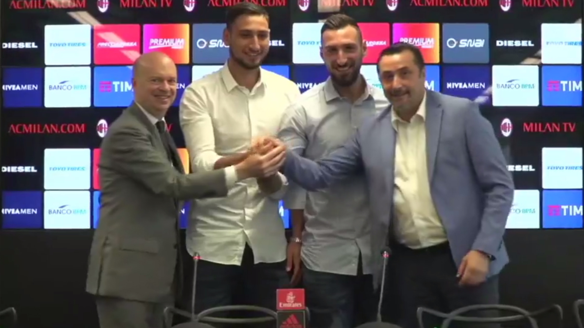 年俸1億にgk序列2位の好待遇 コネ入団囁かれるドンナルンマ兄 ピッチで答えを出す Goal Com 年俸1億にgk序列2位の好待遇 コネ入団囁かれるドンナルンマ兄 ピッチで答えを出す Goal Com