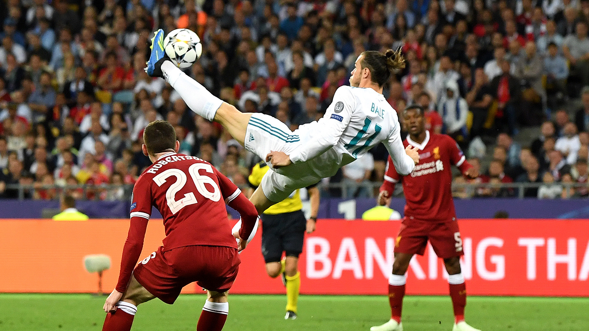 How to do a bicycle kick in football Cristiano Ronaldo, Zlatan