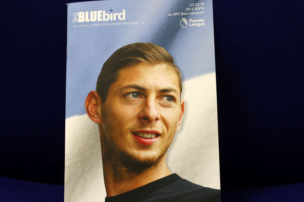 サラの飛行機事故 友人が言及 彼はあの夜 あの飛行機に乗ることを強制された Goal Com