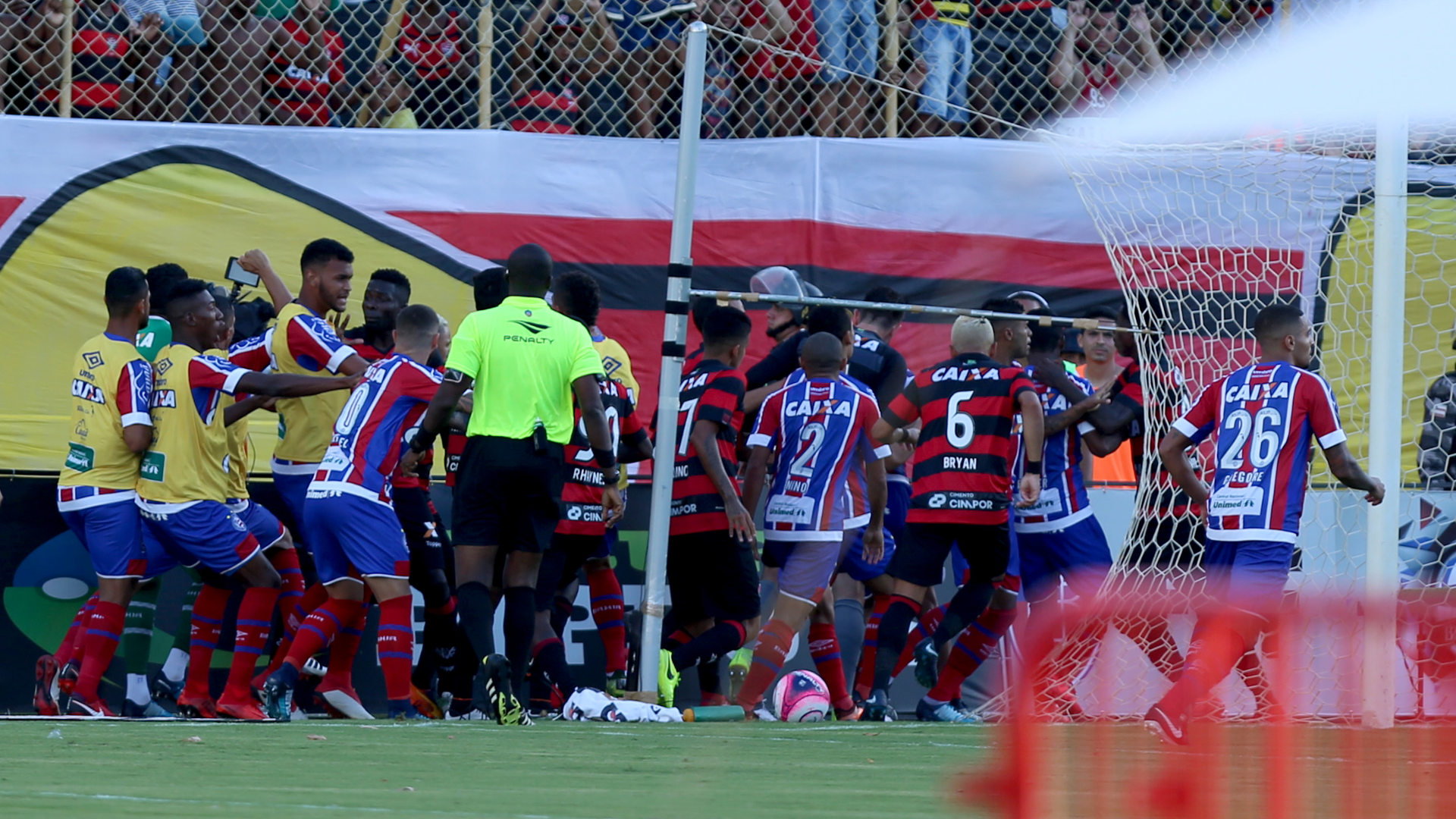 ブラジルリーグで大乱闘をきっかけに9人が退場 1チームが6人以下になり没収試合 Goal Com