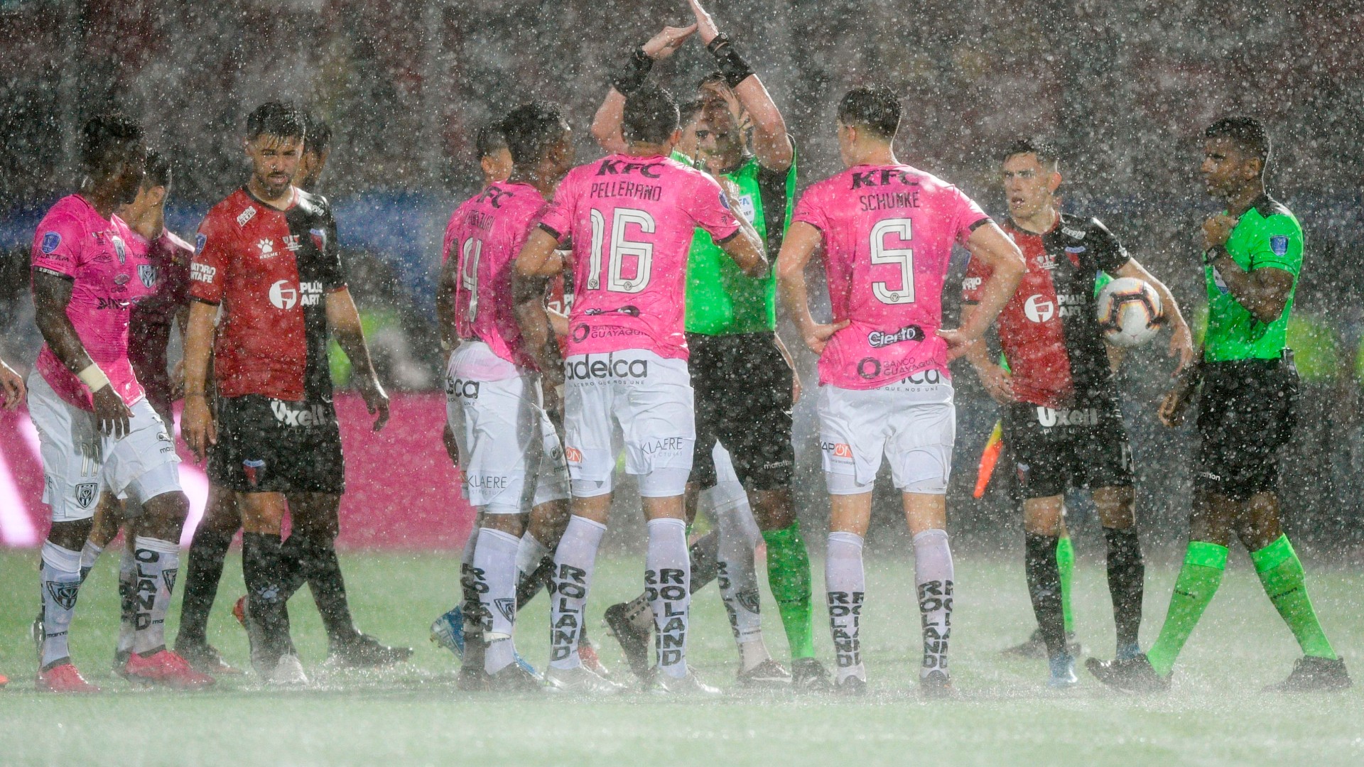 Independiente del valle colon Clearance