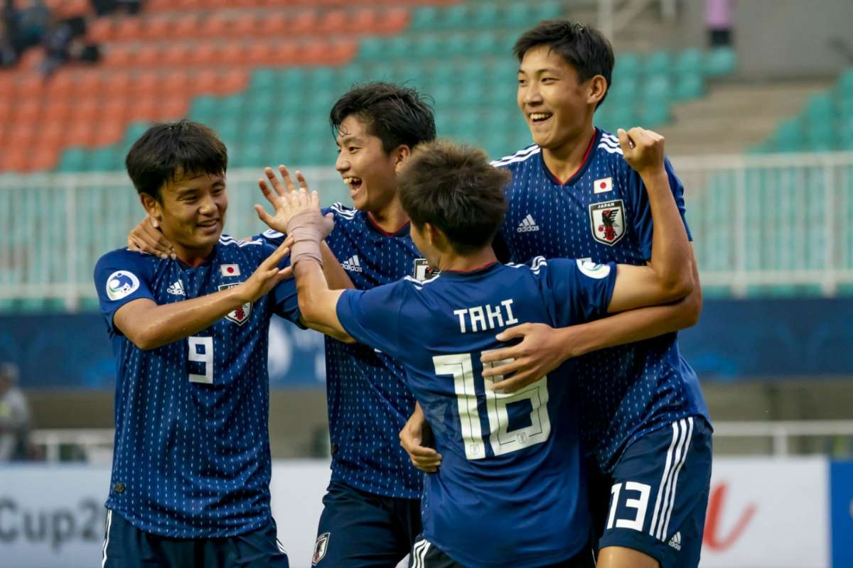 6万人の 完全アウェイ U 19日本代表 世界切符を懸けてインドネシアとの決戦へ Goal Com 6万人の 完全アウェイ U 19日本代表 世界切符を懸けてインドネシアとの決戦へ Goal Com