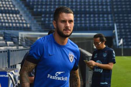 Jdt S Eldstal Out For Up To Six Months Due To Slipped Discs Goal Com