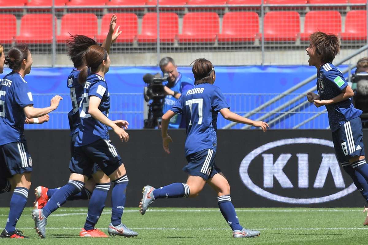 宮間あやの背番号8を背負って 女子w杯初戦のモヤモヤを消し去った岩渕真奈の覚悟 Goal Com 宮間あやの背番号8を背負って 女子w杯初戦のモヤモヤを消し去った岩渕真奈の覚悟 Goal Com