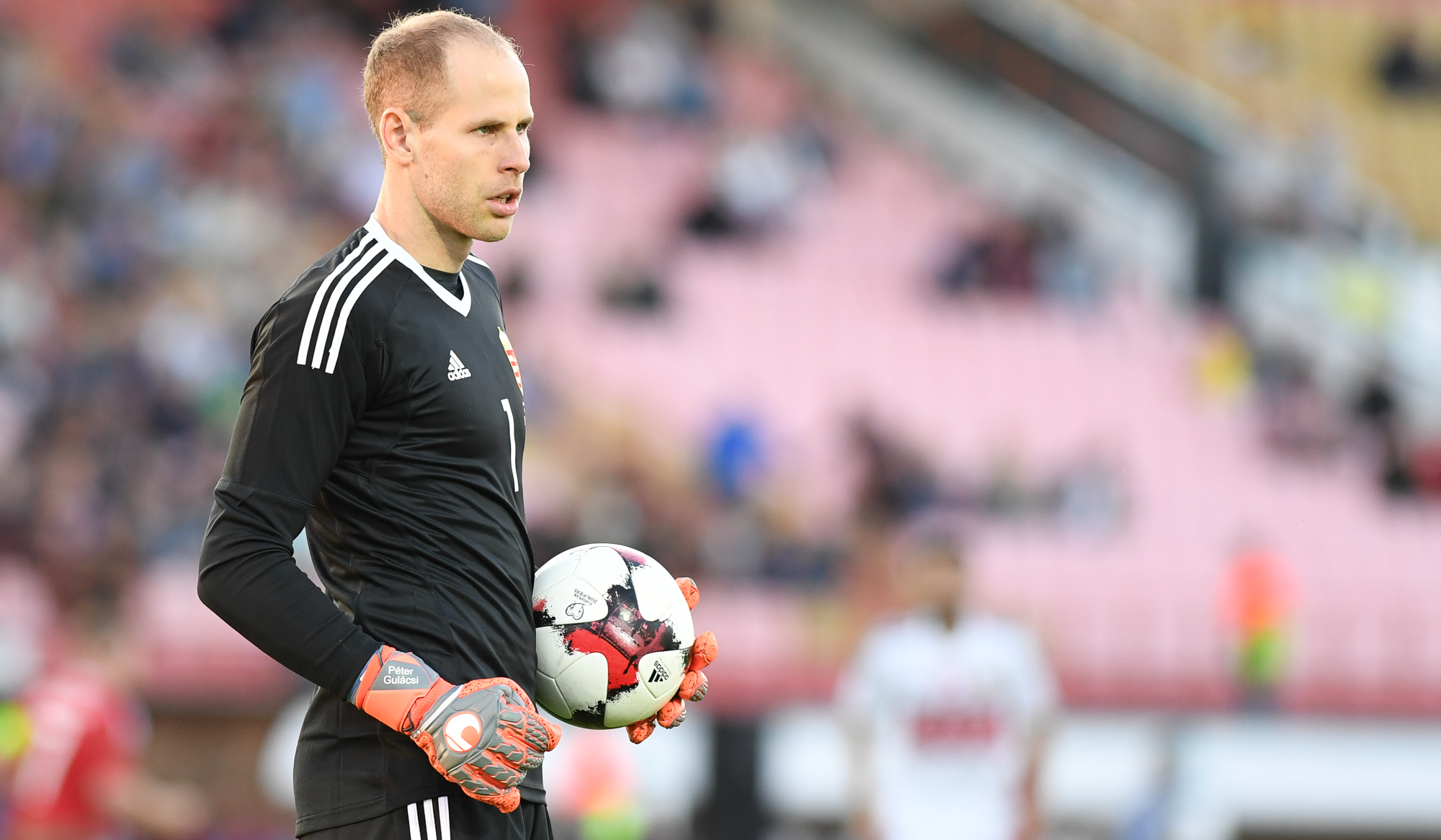 Gulacsi Peter Otmillio Forintot Adomanyozott A Szent Laszlo Korhaznak Goal Com