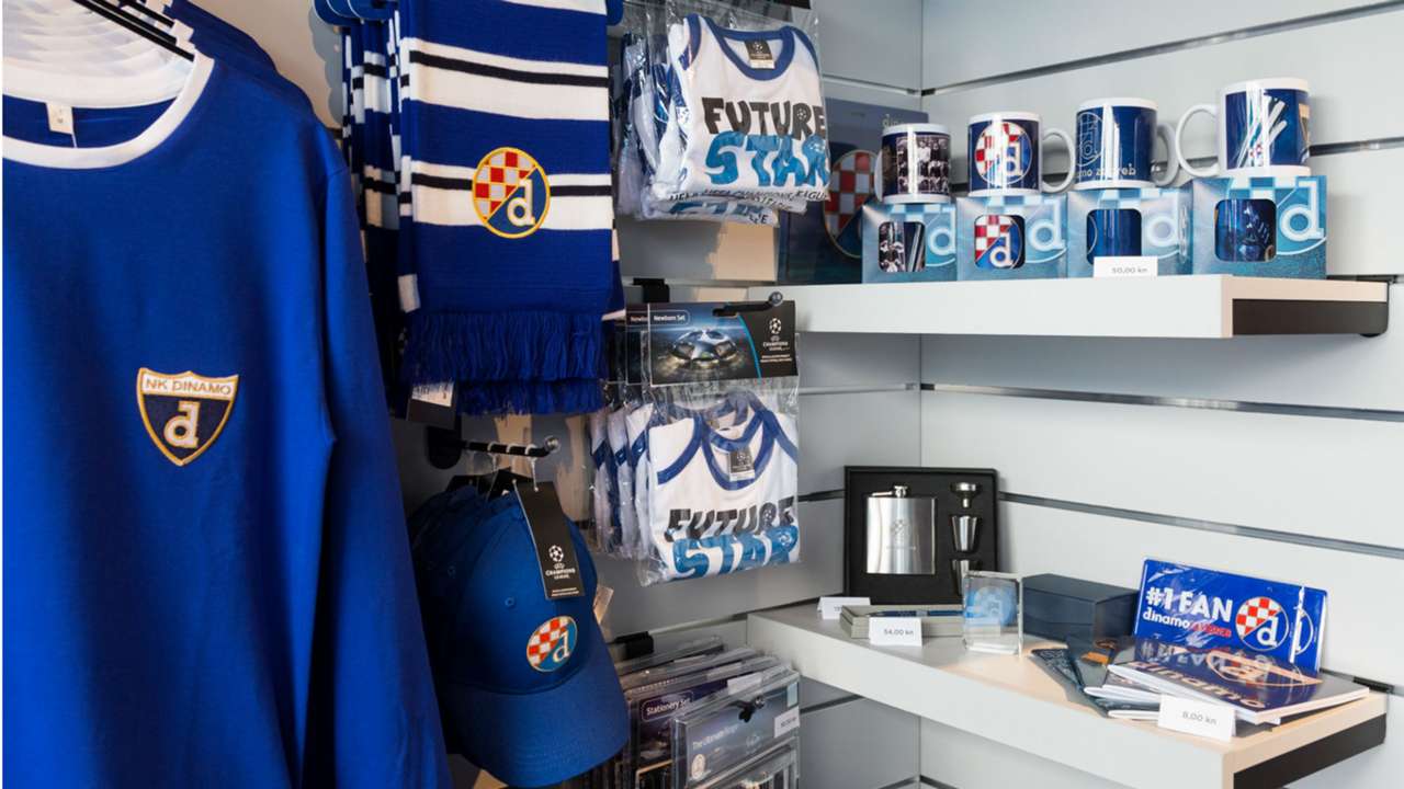 Dinamo Otkrivamo Ciji Se Dresovi Najvise Prodaju Na Vrhu Igrac Koji Uopce Ne Igra Goal Com