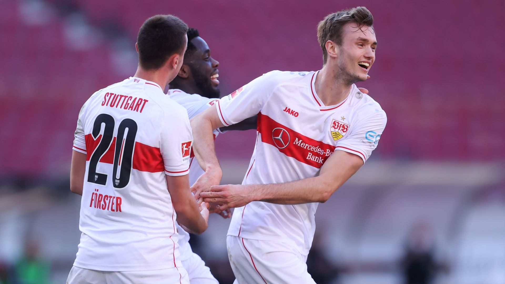 Vfb Stuttgart News Und Geruchte Sasa Kalajdzic Zieht Mit Bobic Gleich Nachste Auszeichnung Fur Wamangituka Goal Com