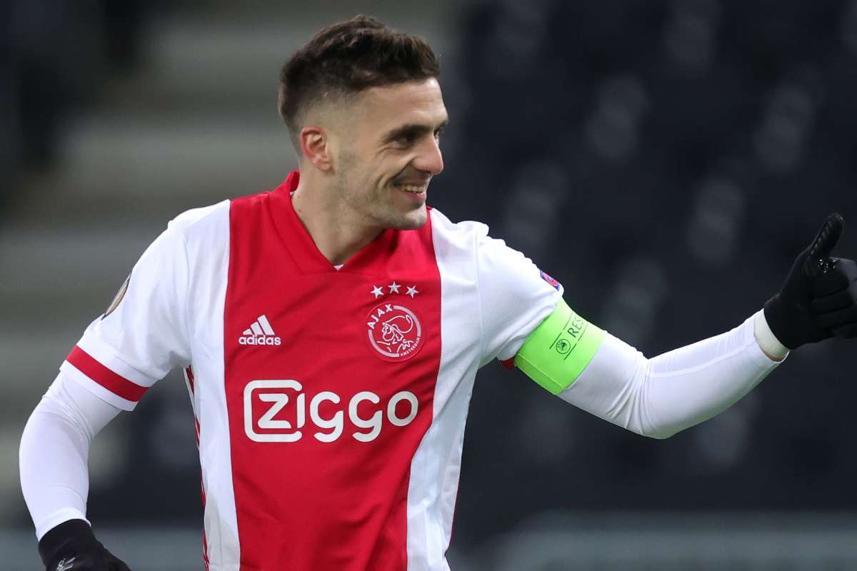 Bayern Munich Release Their New Home Kit And Reactions Are Mixed Bavarian Football Works