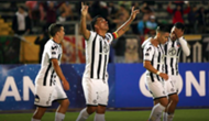Colo Colo - Esteban Paredes