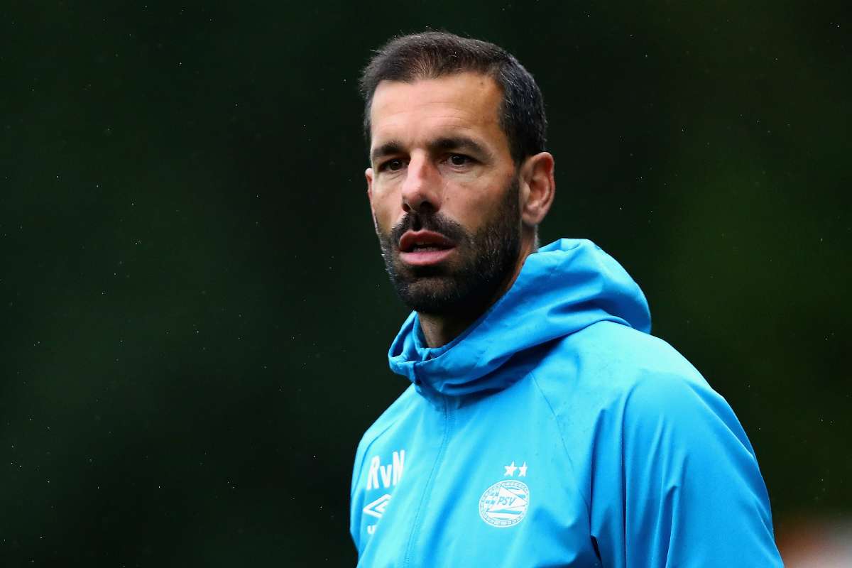 Manchester United News Inside The Managerial Mind Of Ruud Van Nistelrooy Goal Com