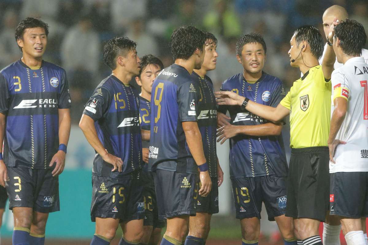 Jリーグ 町田mf平戸の退場を取り消し Df深津への処分を発表 名古屋戦で退場者取り違え Goal Com