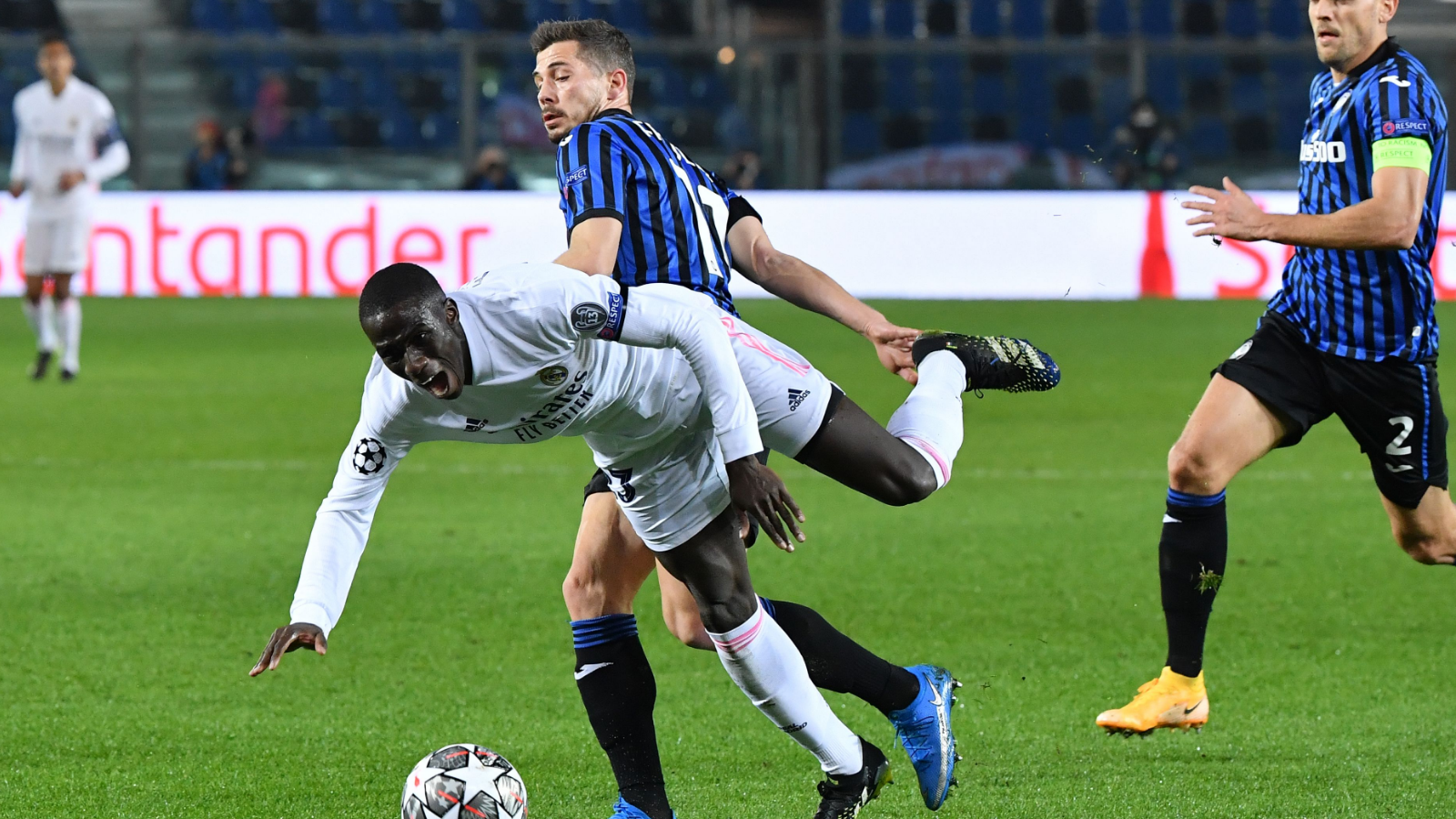 Roja atalanta real madrid Clearance