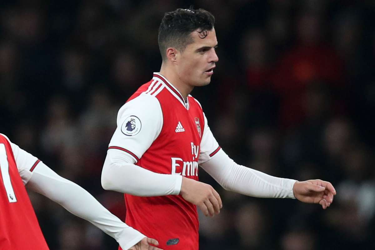 アーセナルの主将をはく奪されたジャカ 冬にセリエa移籍か ミラノ2クラブが関心を示す Goal Com アーセナルの主将をはく奪されたジャカ 冬にセリエa移籍か ミラノ2クラブが関心を示す Goal Com