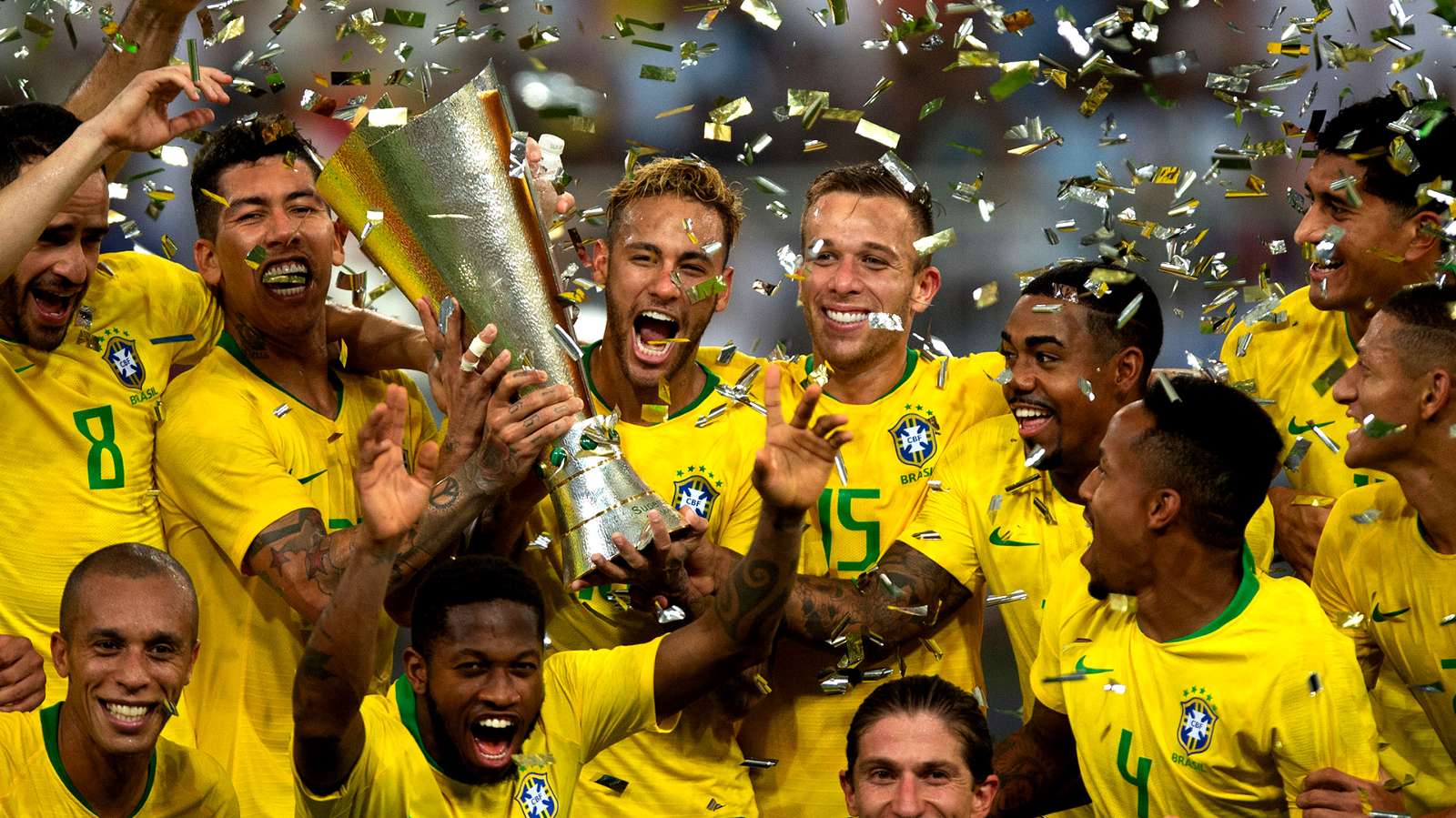 Neymar levanta primeira taça como capitão da Seleção Brasileira | Goal.com
