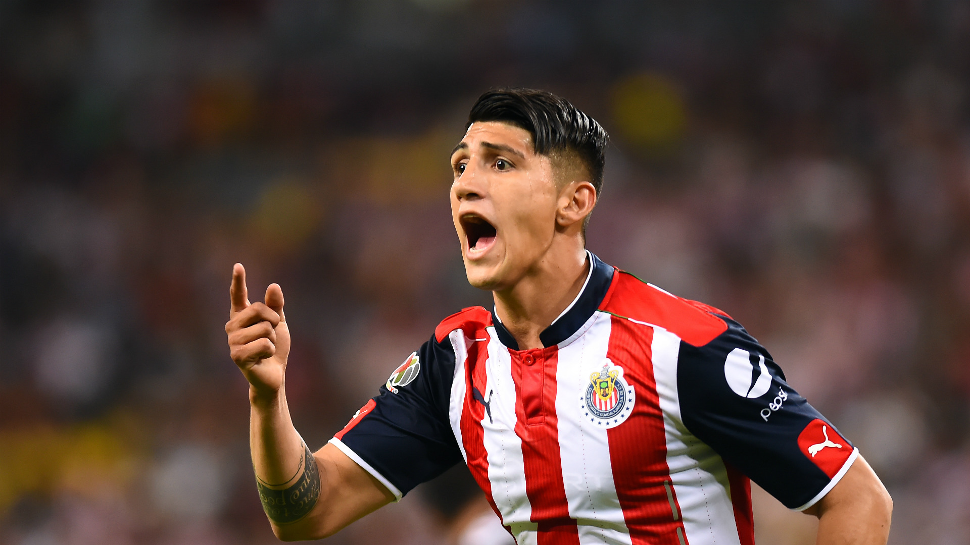 alan pulido chivas jersey