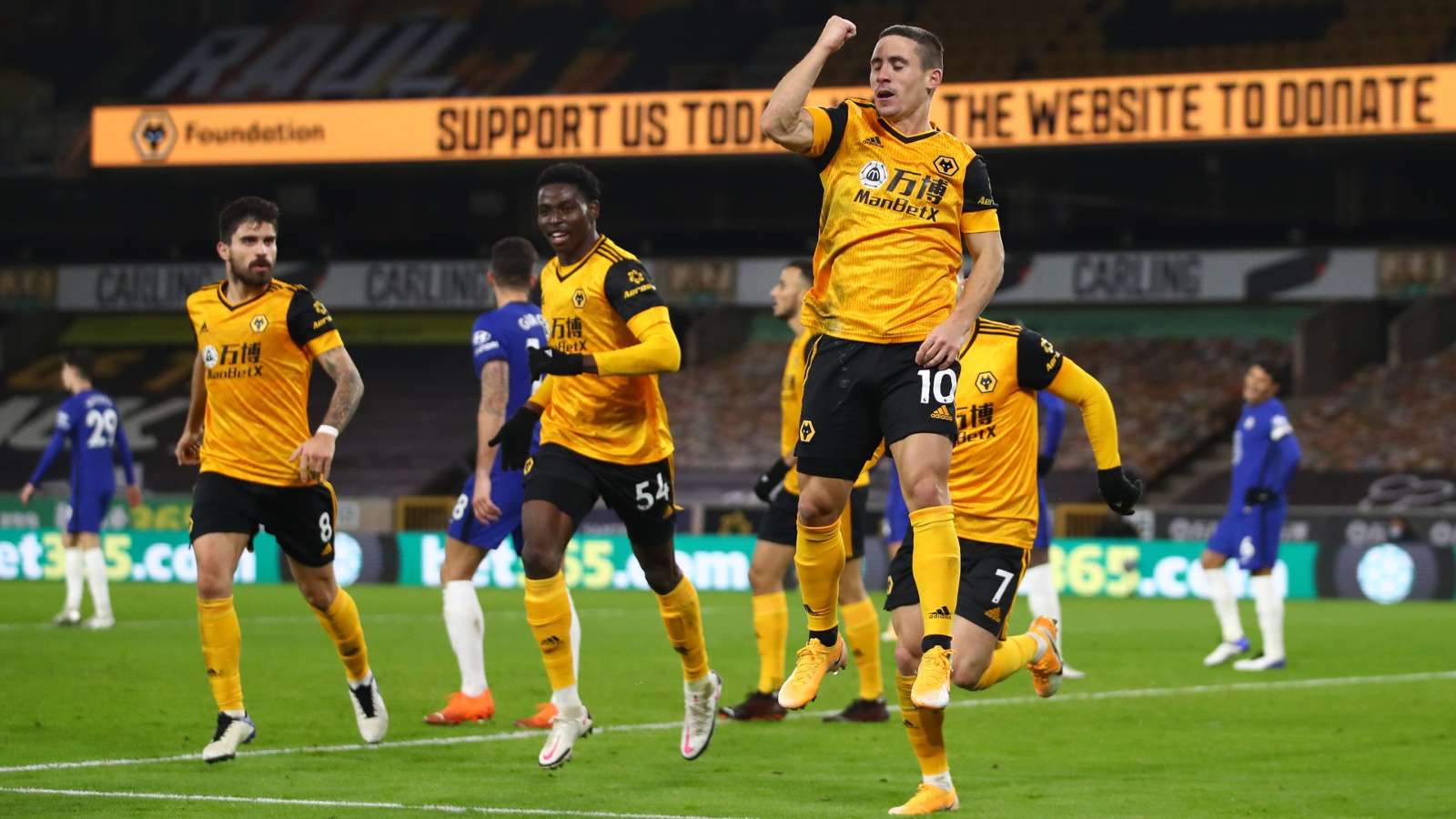 Manchester United x Wolverhampton onde assistir, escalação, horário e