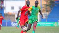 Sydney Lokale of Kariobangi Sharks v Frank Bala od Mount Kenya United.