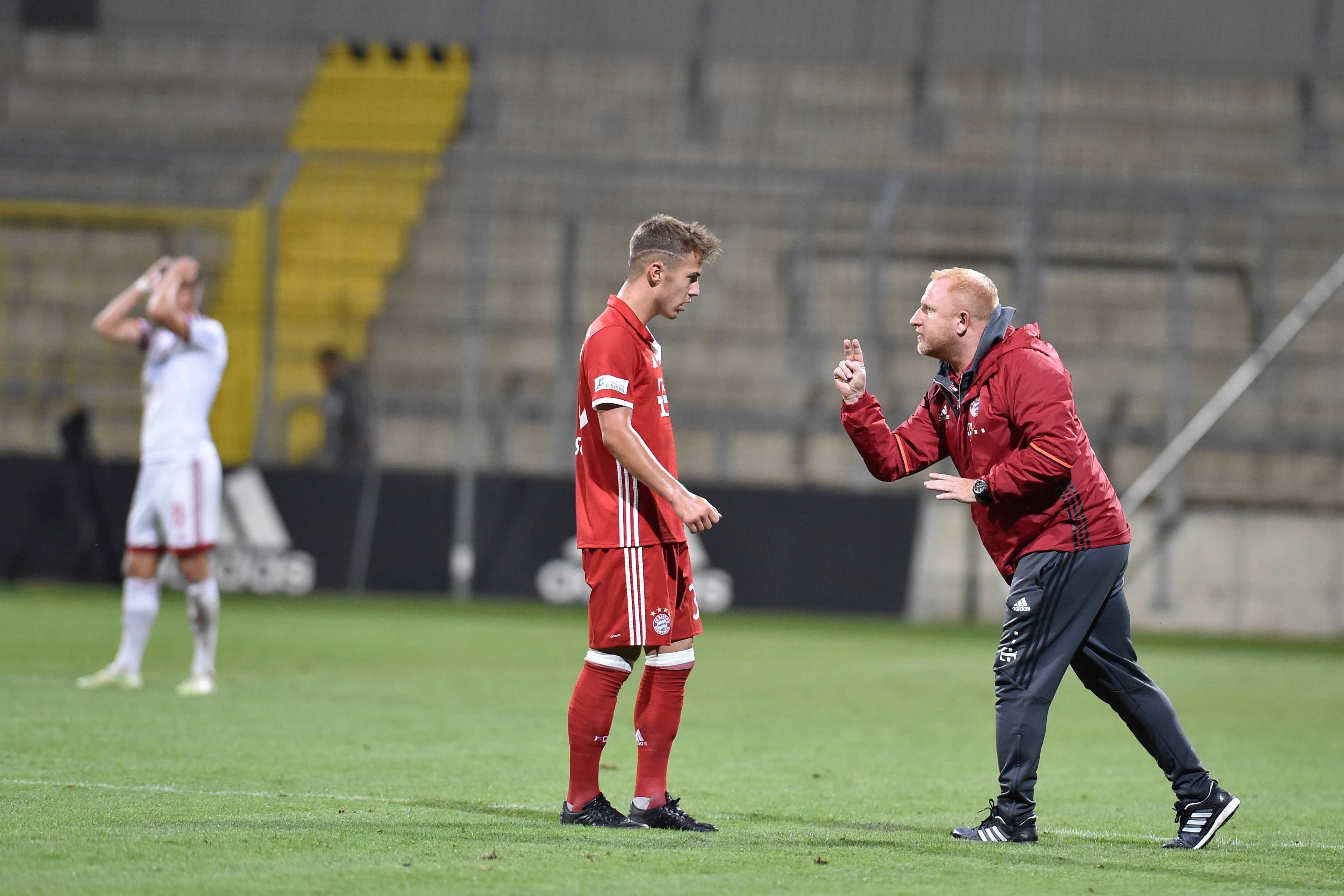 Heiko Vogel Schwarmt Von Heidenheims Niklas Dorsch Ein Spielertyp Wie Lothar Matthaus Goal Com